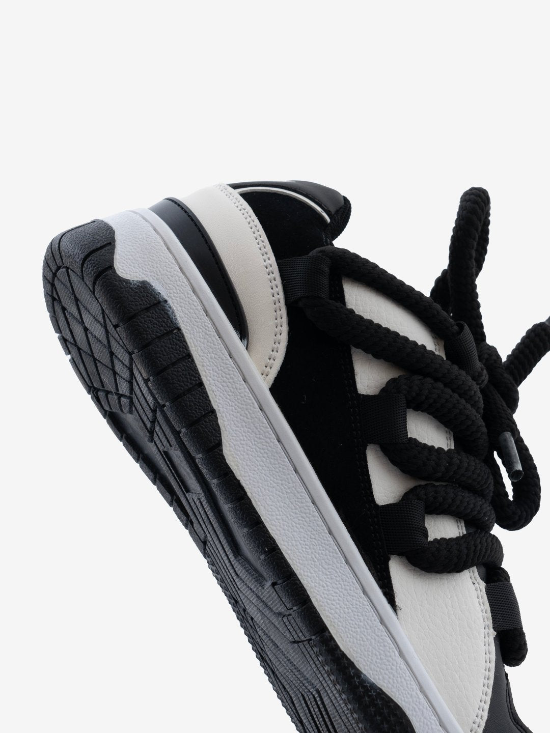 BaligURYSN Urban Midnight Black Flat Low Top Classy Women’s Sneaker