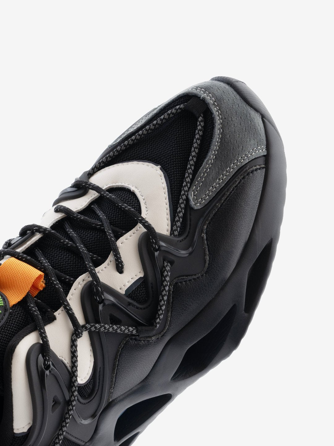 Close-up of Carbon Black Moscow Sneakers – Stylish black sneakers for daily wear