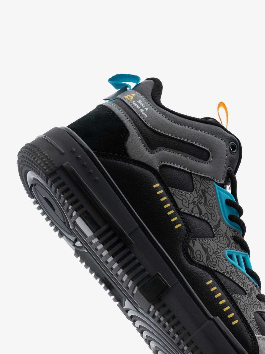 Flat sole heel of Street Skate Black – Chunky yet minimal black shoes for Indian men